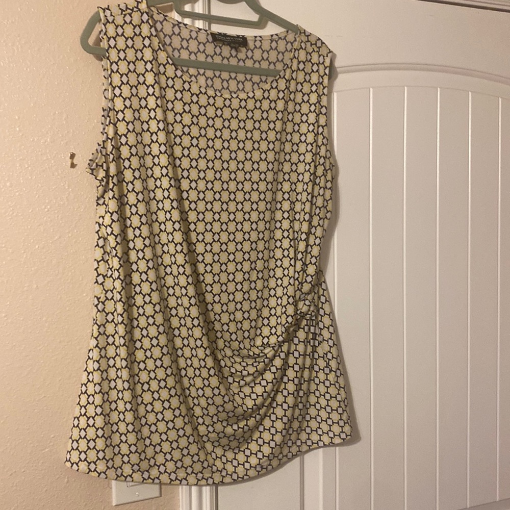 1x Jones New York yellow black white top